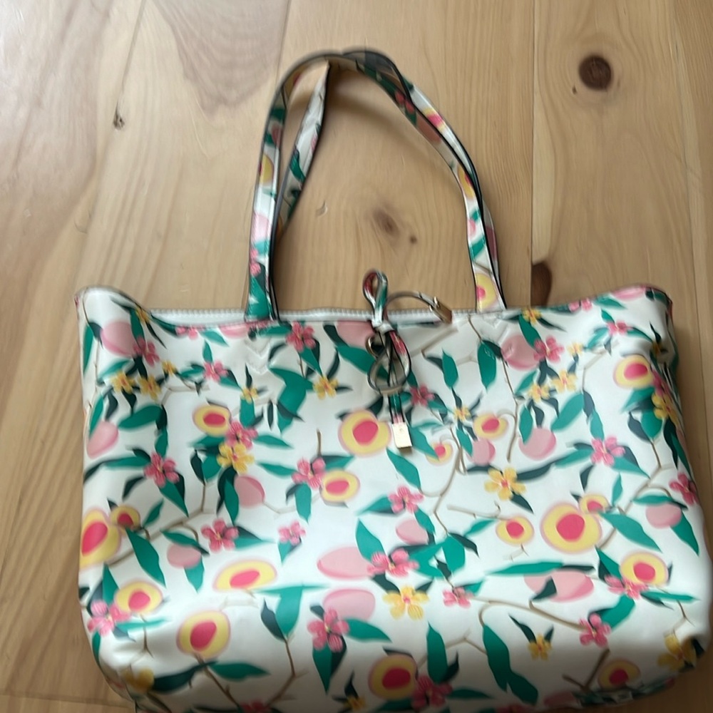 🍑 TOTE reverses to stripes